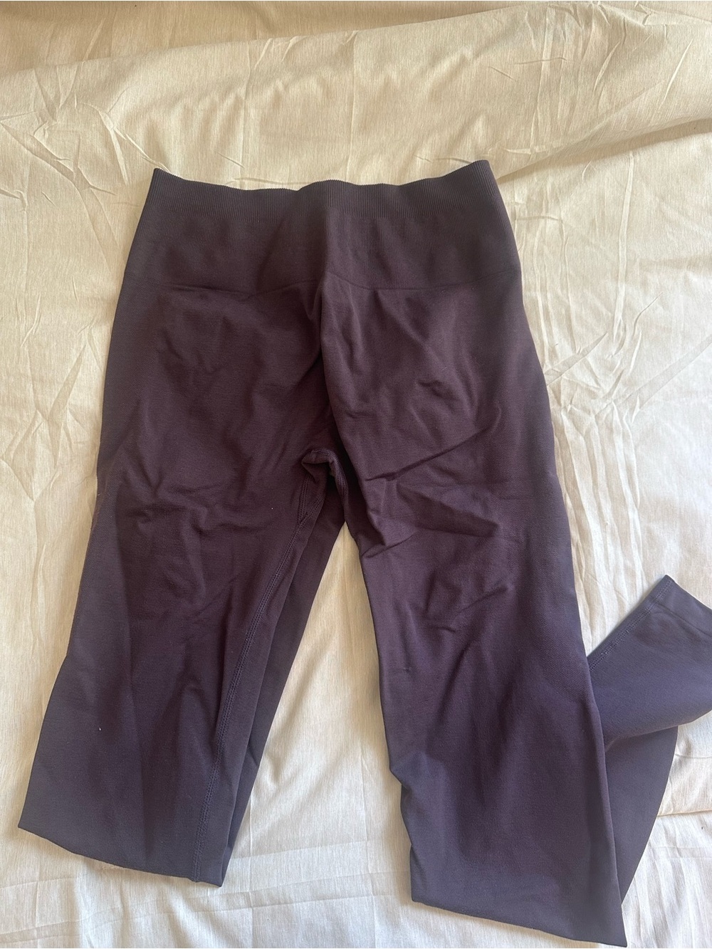 Aurola Women’s High-Waist Leggings in Deep Plum